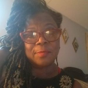 Meet your Posher, Emmie